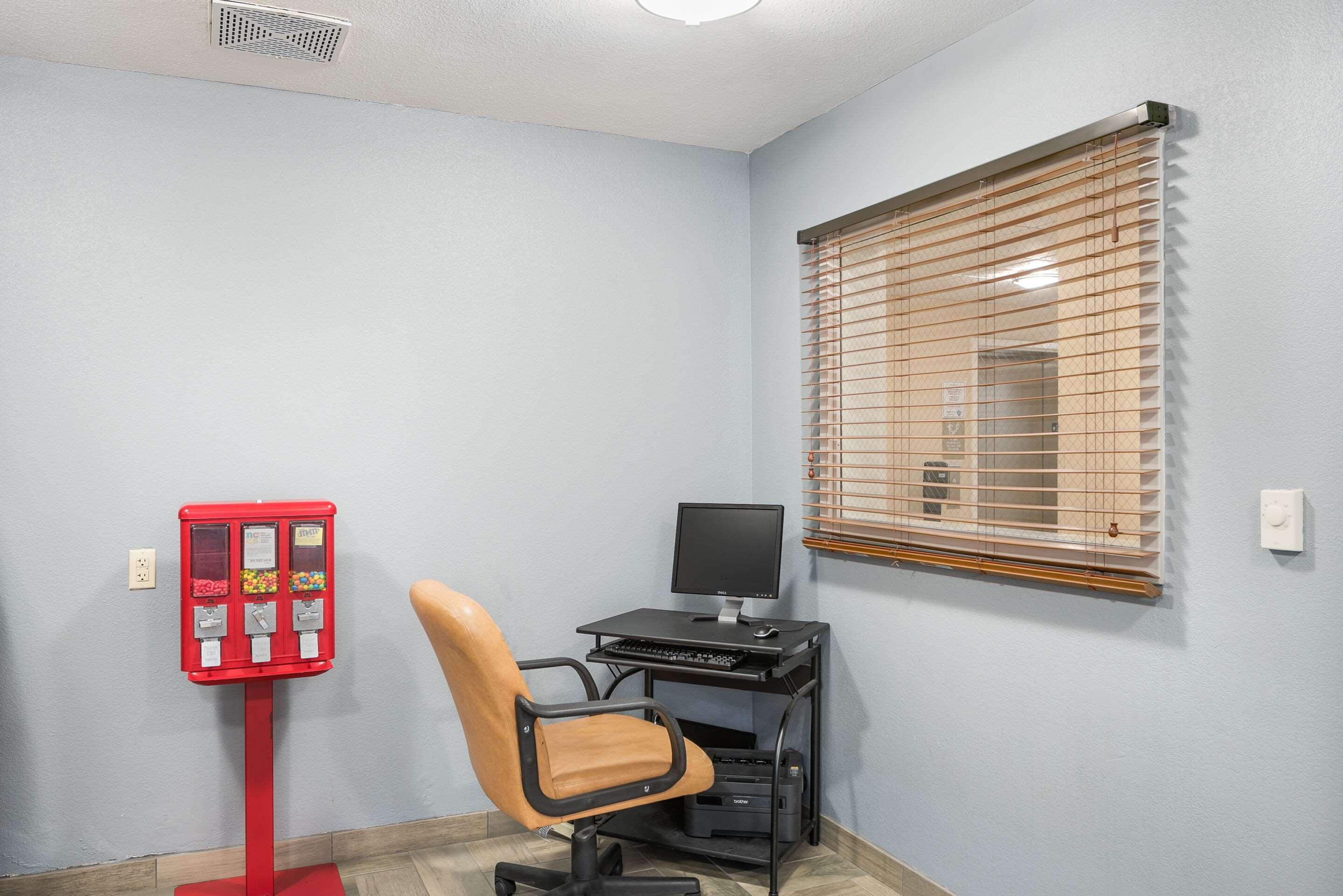 Suburban Extended Stay Hotel Waterloo - Cedar Falls - Cedar Valley Εξωτερικό φωτογραφία